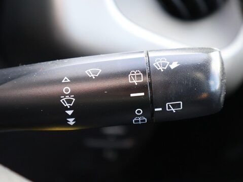 Peugeot 108 1.2 PureTech Allure Top! Euro 6 5dr 22