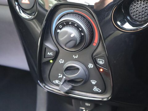 Peugeot 108 1.2 PureTech Allure Top! Euro 6 5dr 27