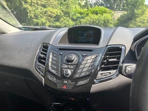 Ford Fiesta 1.0T EcoBoost Zetec S Euro 5 (s/s) 3dr 19