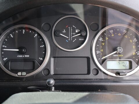 Land Rover Defender 2.2 TDCi XS 4WD SWB Euro 5 3dr 16