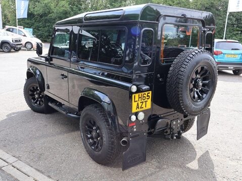 Land Rover Defender 2.2 TDCi XS 4WD SWB Euro 5 3dr 6