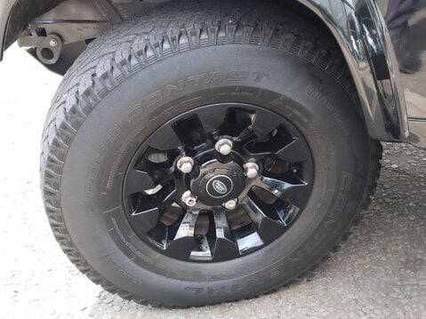 Land Rover Defender 2.2 TDCi XS 4WD SWB Euro 5 3dr 24