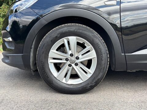 Vauxhall Grandland X 1.2 Turbo SE Euro 6 (s/s) 5dr 8