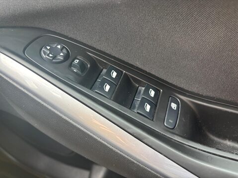 Vauxhall Grandland X 1.2 Turbo SE Euro 6 (s/s) 5dr 22