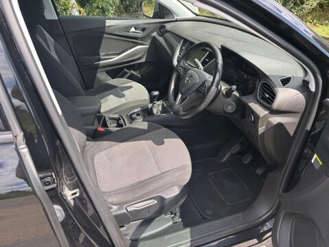 Vauxhall Grandland X 1.2 Turbo SE Euro 6 (s/s) 5dr 16