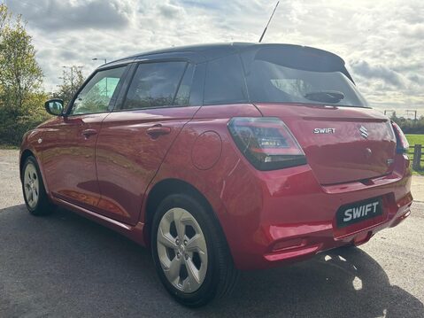 Suzuki Swift 1.2 Hybrid MOTION 13