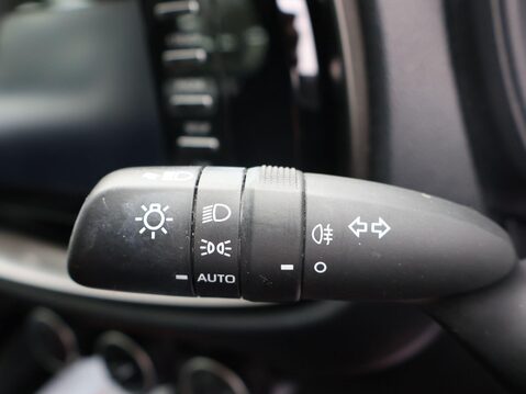 Toyota Aygo X 1.0 VVT-i Pure x-shift Euro 6 (s/s) 5dr 21