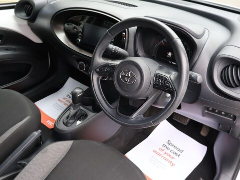 Toyota Aygo X 1.0 VVT-i Pure x-shift Euro 6 (s/s) 5dr 9