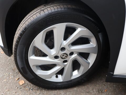 Toyota Aygo X 1.0 VVT-i Pure x-shift Euro 6 (s/s) 5dr 27