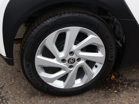 Toyota Aygo X 1.0 VVT-i Pure x-shift Euro 6 (s/s) 5dr 25