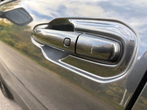 Suzuki e Vitara 61kWh Motion Auto 5dr 22