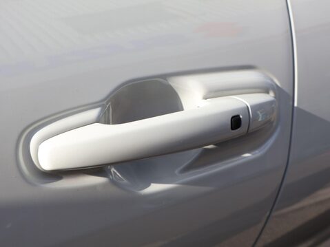 Suzuki e Vitara 128KW MOTION 16