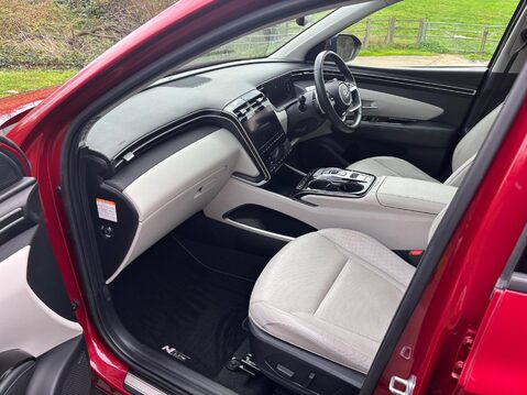 Hyundai TUCSON 1.6 h T-GDi Ultimate Auto Euro 6 (s/s) 5dr 17