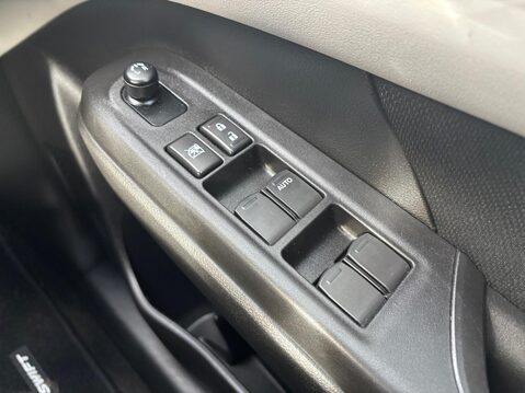 Suzuki Swift 1.2 MHEV Motion CVT Euro 6 (s/s) 5dr 27