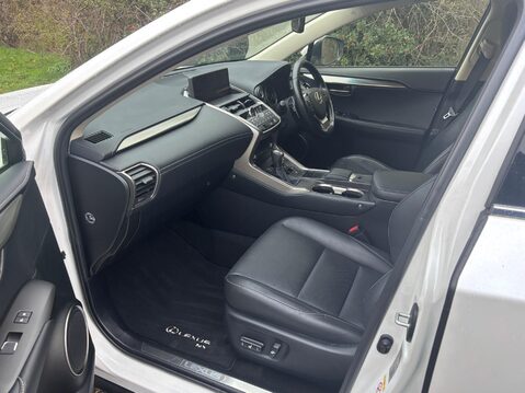 Lexus NX 2.5 300h Luxury E-CVT 4WD Euro 6 (s/s) 5dr 14