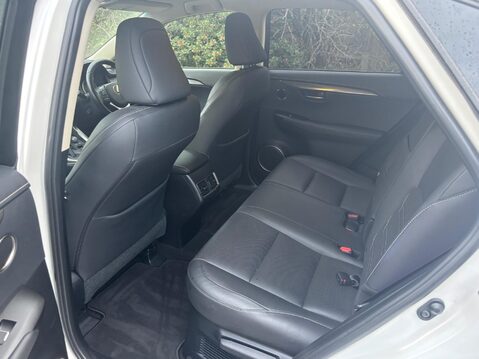 Lexus NX 2.5 300h Luxury E-CVT 4WD Euro 6 (s/s) 5dr 12