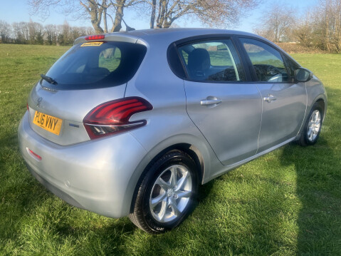 Peugeot 208 ACTIVE 7
