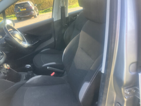 Peugeot 208 ACTIVE 13