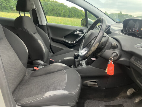 Peugeot 208 ACTIVE 17