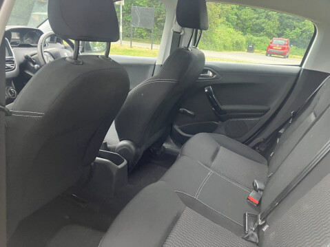 Peugeot 208 ACTIVE 18