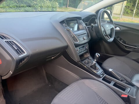 Ford Focus TITANIUM 16