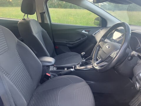 Ford Focus TITANIUM 17