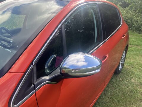 Peugeot 208 ALLURE 2