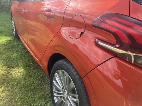 Peugeot 208 ALLURE 3