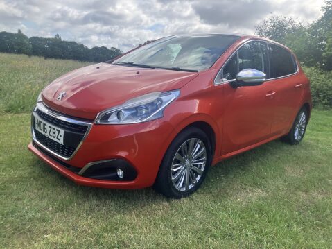 Peugeot 208 ALLURE 8