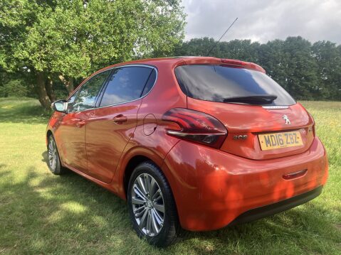 Peugeot 208 ALLURE 10