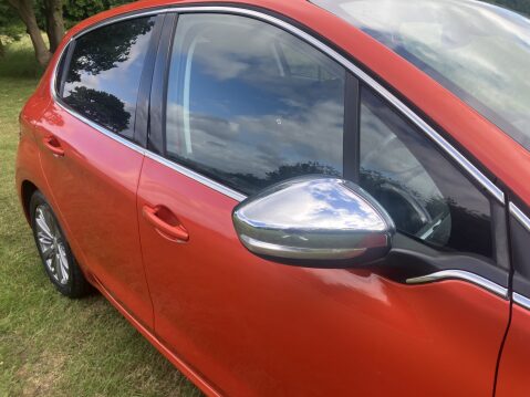 Peugeot 208 ALLURE 11