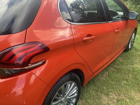 Peugeot 208 ALLURE 14