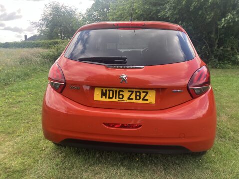 Peugeot 208 ALLURE 16