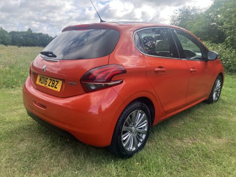 Peugeot 208 ALLURE 18