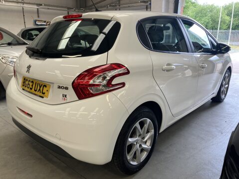 Peugeot 208 ACTIVE 9