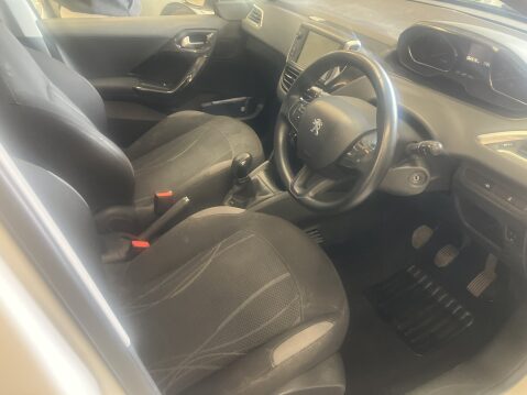 Peugeot 208 ACTIVE 14