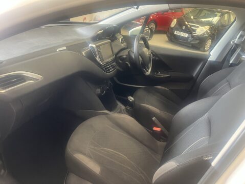 Peugeot 208 ACTIVE 17