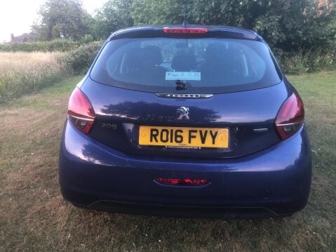 Peugeot 208 PURETECH XS WHITE 17