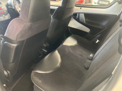 Toyota Aygo VVT-I ICE 12