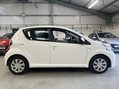 Toyota Aygo VVT-I ICE 19