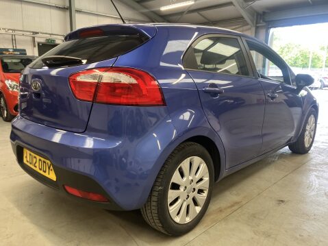 Kia Rio 2 9
