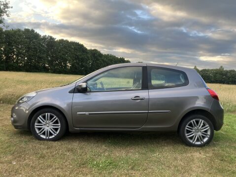 Renault Clio DYNAMIQUE TOMTOM 16V 3