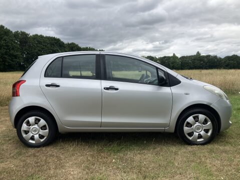 Toyota Yaris T2 VVT-I 3