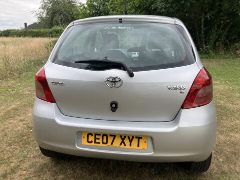 Toyota Yaris T2 VVT-I 6