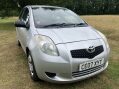 Toyota Yaris T2 VVT-I 8