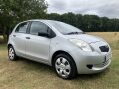 Toyota Yaris T2 VVT-I 1