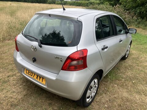 Toyota Yaris T2 VVT-I 10