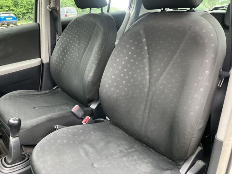 Toyota Yaris T2 VVT-I 14