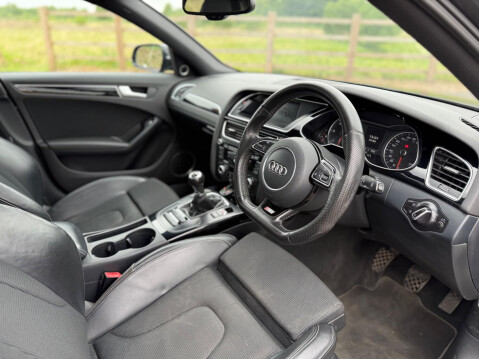 Audi A4 2.0 TDI Black Edition Plus Euro 5 (s/s) 4dr 11