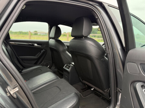 Audi A4 2.0 TDI Black Edition Plus Euro 5 (s/s) 4dr 14